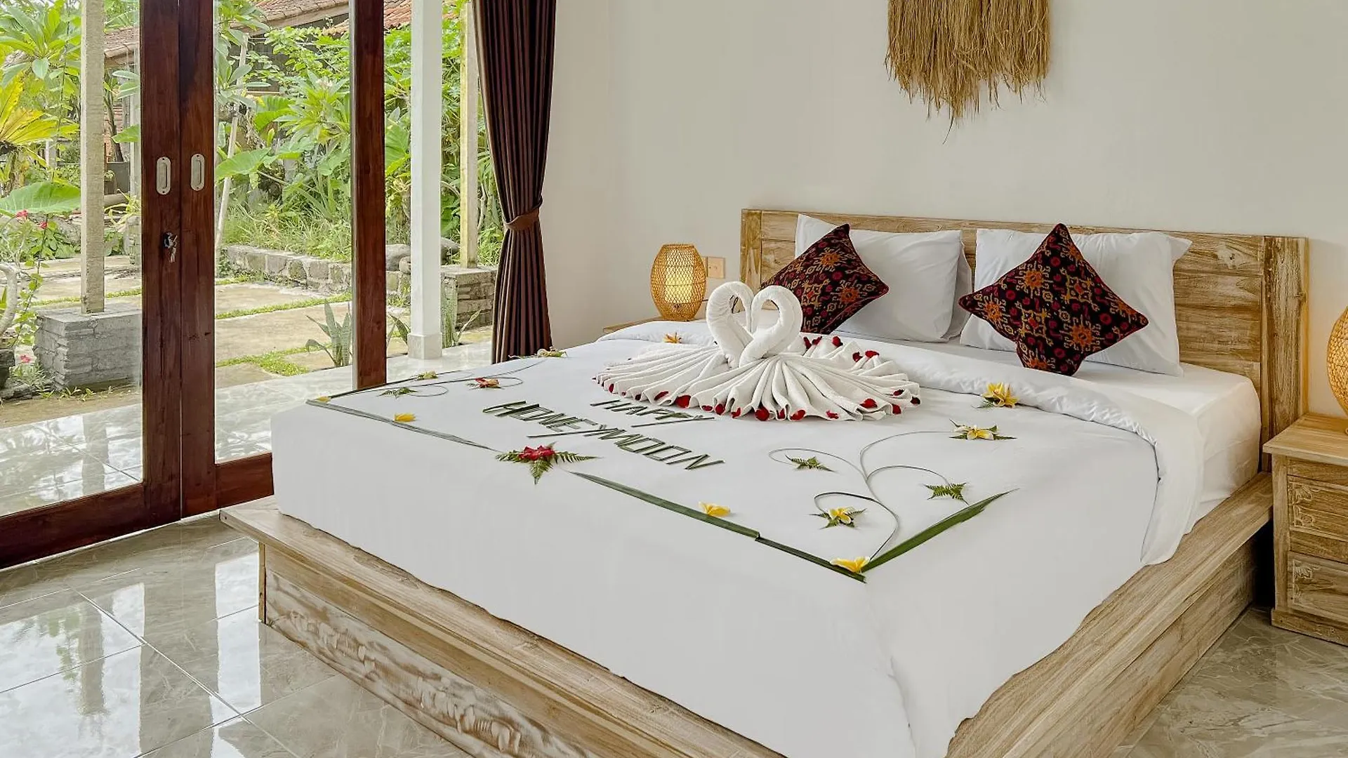 Donut Guest House Ubud  Apartment